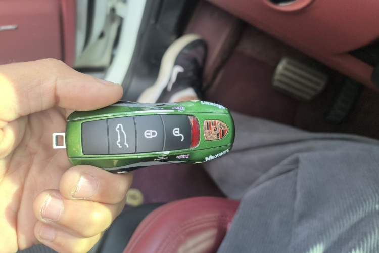 Used Porsche Cayenne  Vehicle Key