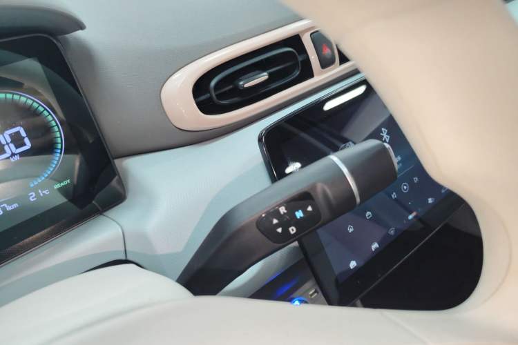 Used Leapmotor T03 2024 310 Comfort Edition Gear Lever