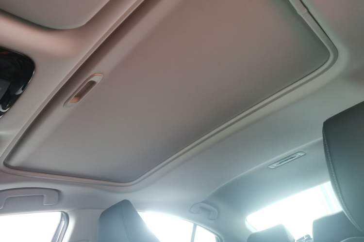 Used Toyota Camry 2026 Model Dual-Engine 2.0HSE Sport Lite Edition Headliner