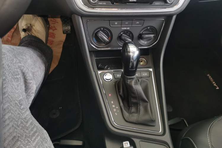 Used Volkswagen Gran Lavida 2017 1.6L Automatic Comfort Edition
