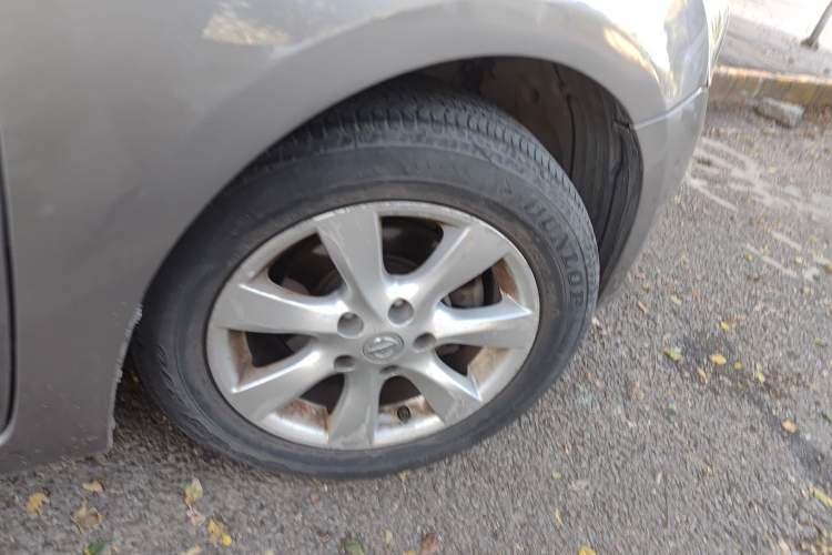 Used Nissan Tiida 2011 1.6L CVT Smart Version Right Front Wheel Hub