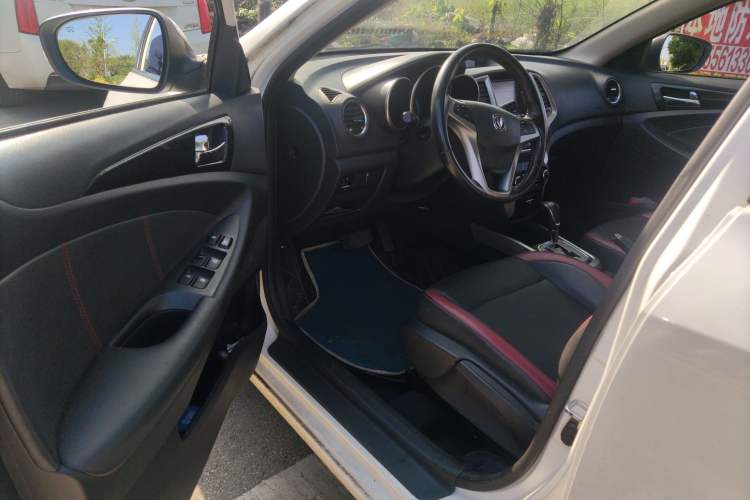 Used CHANGAN Eado 2015 1.6L Automatic Junku Model China IV Standard Driver Seat