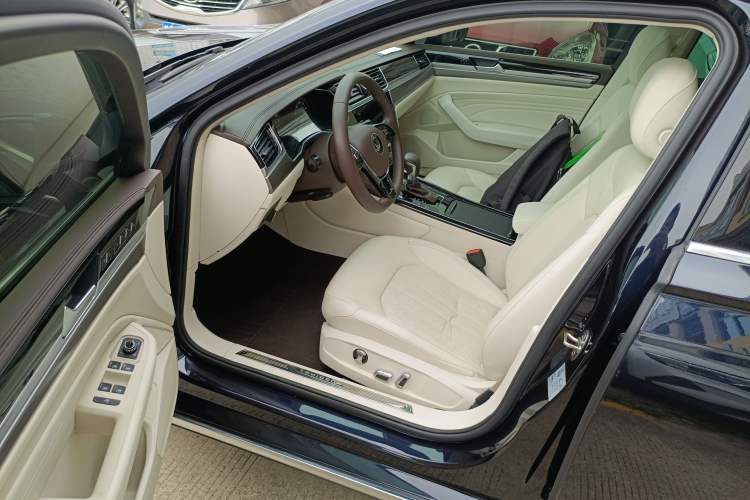 Used Volkswagen Phideon 2021 380TSI Luxury Edition
