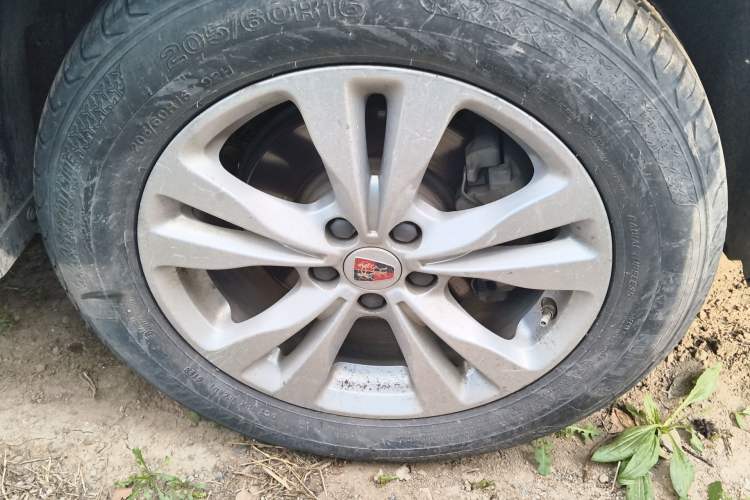 Used Roewe RX3 2020 1.6L Manual - Ultra-Fresh Entry Version Right Front Wheel Hub