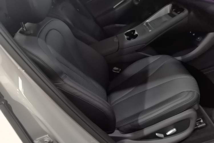 Used BYD Sealion 06 New Energy 2025 Model DM-i 170 Navigation Pro Edition Right Front Seat