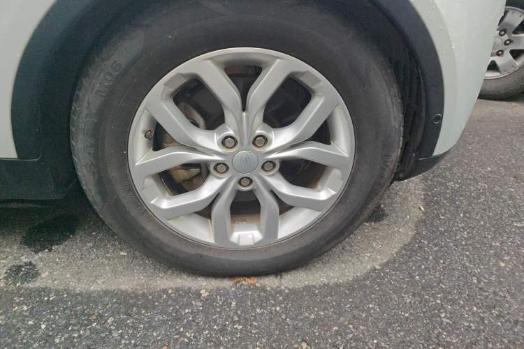 Used Land Rover Discovery 2020 2.0T SE
