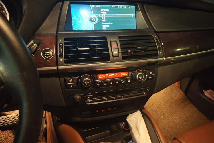 Used BMW X6 2014 xDrive35i Sport model Audio And AC Panel