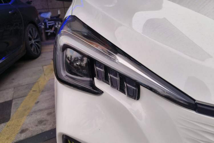 Used CHANGAN Benni E-Star 2020 Xinyue Edition Lithium-NMC Right Front Headlight