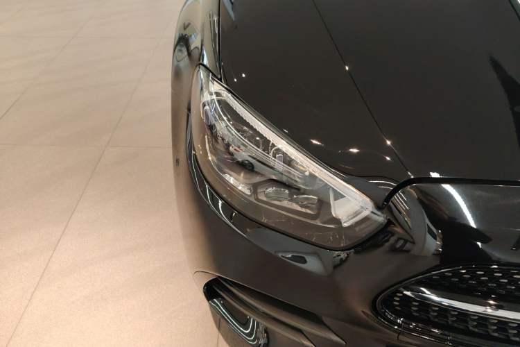 Used Mercedes-Benz E-Class 2021 E 300 L Sport Premium Edition Right Front Headlight