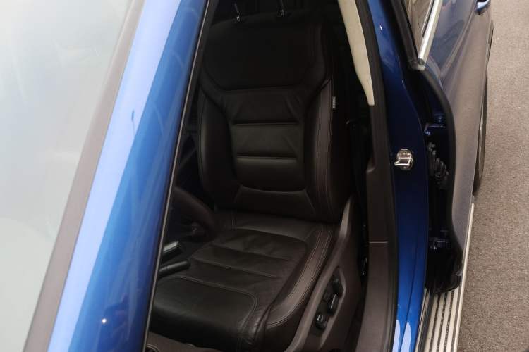 Used Volkswagen Touareg 2016 3.0 TSI Standard Version Left Front Seat