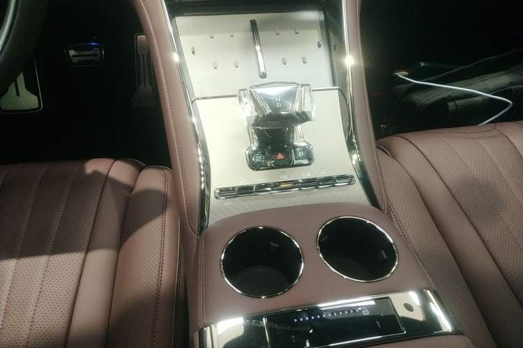 Used Denza Z9GT 2024 1100 Four-Wheel Drive Ultra Version Gear Lever