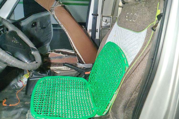 Used Wuling Zhiguang 2020 1.2L Van Utility Model China VI Emission Standard 2 Seats LSI