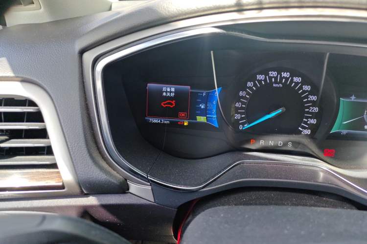 Used Ford Mondeo 2013 2.0L GTDi 200 Luxury Model Odometer Close Up