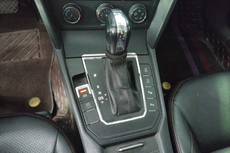 Used Volkswagen Lamando 2018 230TSI DSG Fashion Edition Gear Lever