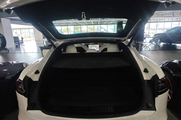 Used Tesla Model S 2023 Three-Motor All-Wheel-Drive Plaid Version
