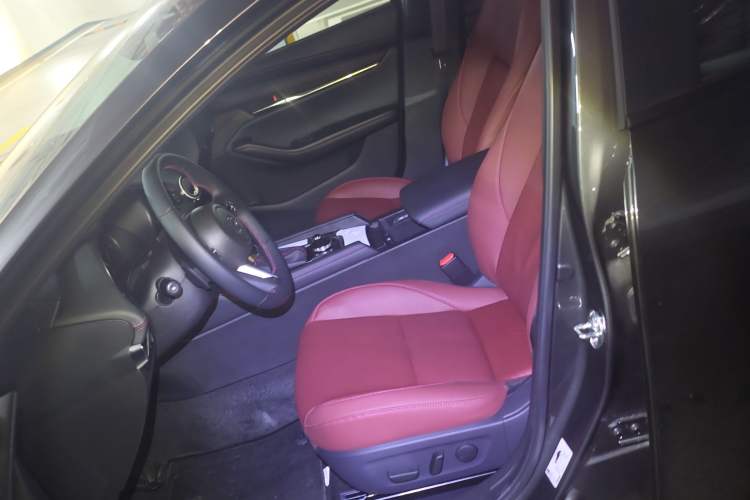 Used Mazda 3 Axela 2025 Model, 2.0L Automatic, Quality Excellence Edition Left Front Seat