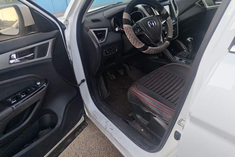 Used Changan CS75 2017 Shangku Edition 1.5T Manual ZhiXiang Model
