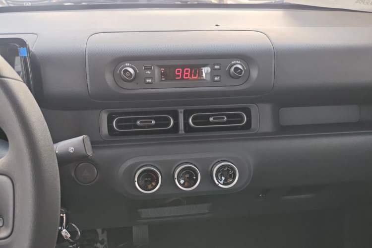 Used Wuling Zhiguang New Energy 2025 Model 305km Ambitious Edition