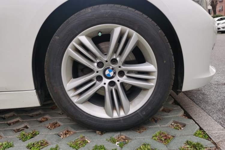 Used BMW 3 Series 2017 320Li Fashion Model
