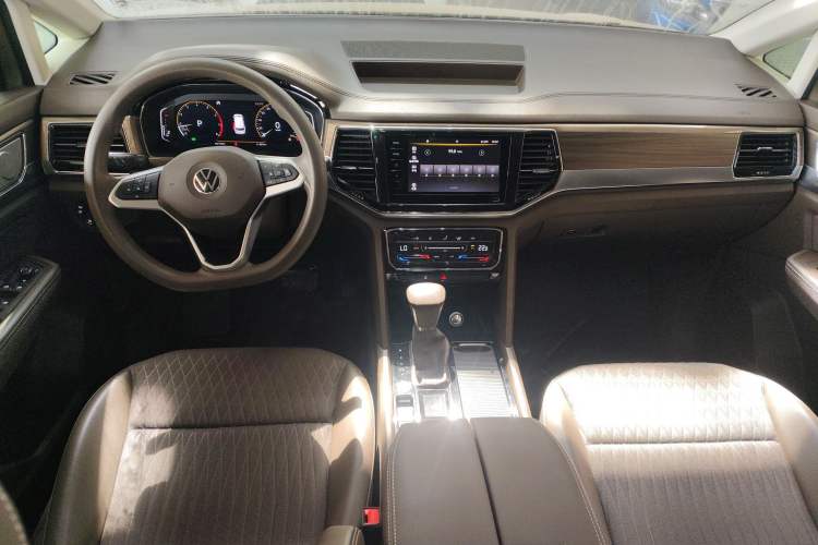 Used Volkswagen Viloran 2020 330TSI Business Edition
