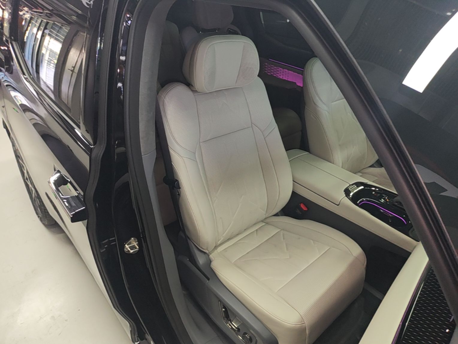 Zeekr 009 2024 7-Seater Aisle Version 108 kWh — снимка 19