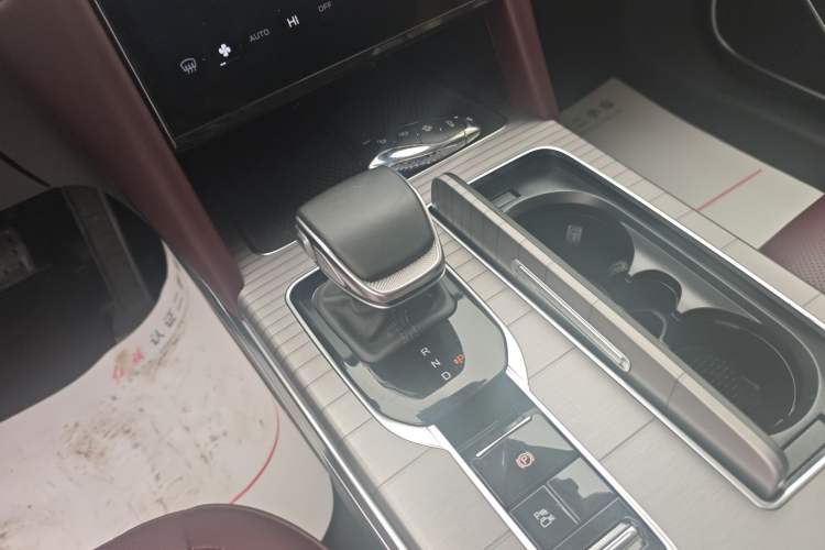 Used Hongqi HS7 PHEV 2024 2.0T PHEV Four-Wheel Drive Flagship Edition 6 Seats