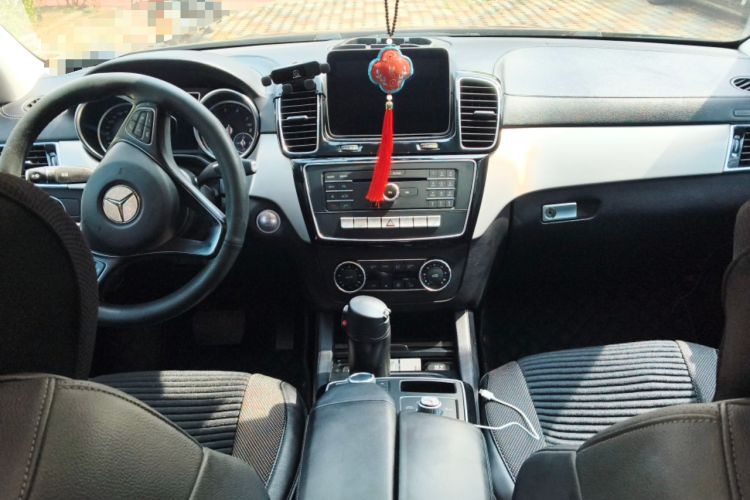 Used Mercedes-Benz GLE Coupe 2018 GLE 320 4MATIC Coupe SUV Center Console