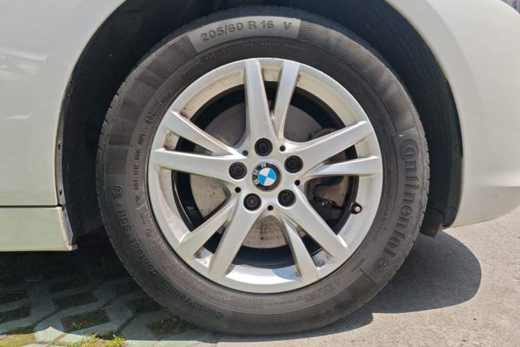 Used BMW 2 Series Active Tourer 2015 218i Leading Model Right Front Wheel Hub