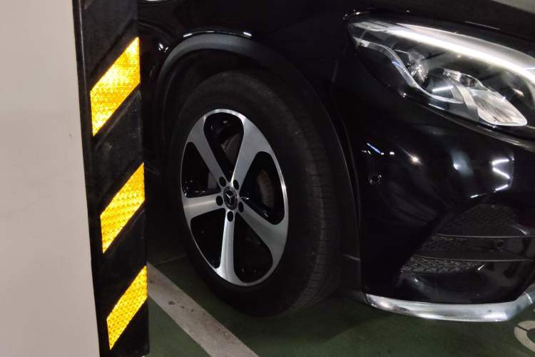 Used Mercedes-Benz GLC 2018 GLC 260 4MATIC Luxury Model
