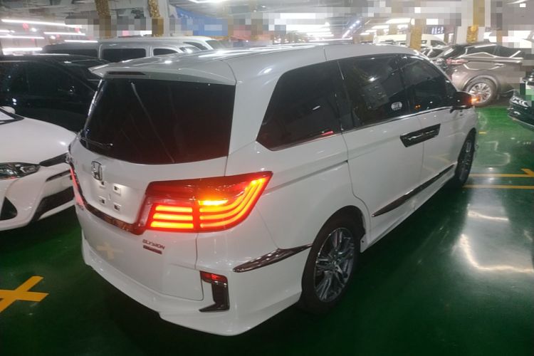 Used Honda Elysion 2019 2.0L Hybrid Luxury Edition
