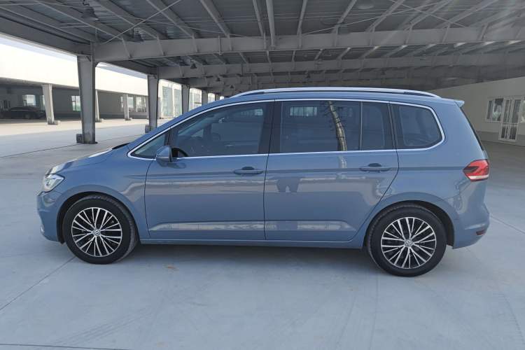 Used Volkswagen Touran 2016 Volkswagen Touran L 330TSI DSG Luxury Edition