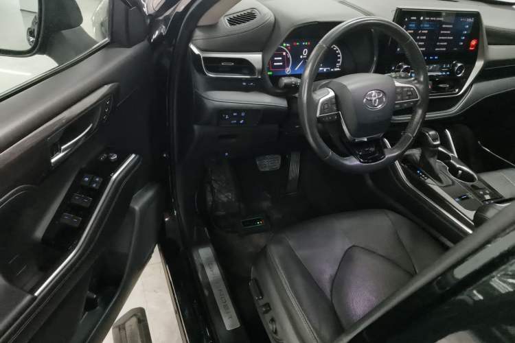 Used Toyota Highlander 2022 Dual-Engine 2.5L Four-Wheel Drive Supreme Edition 7-Seater
