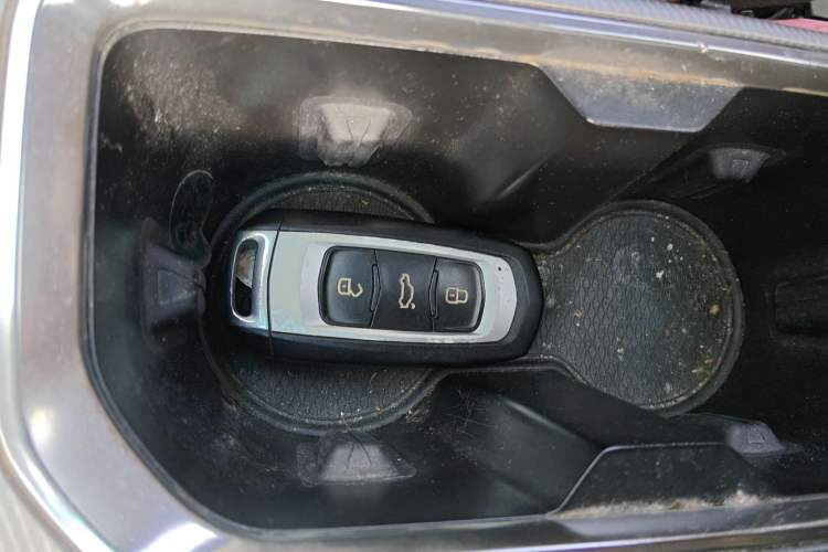 Used Geely Auto Emgrand GL 2018 1.8L Manual Elite Smart Connectivity Version Vehicle Key