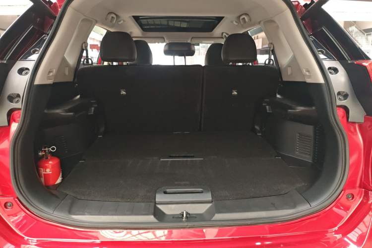 Used Nissan X-Trail 2019 2.0L CVT Smart Connect Comfort Edition 2WD Trunk