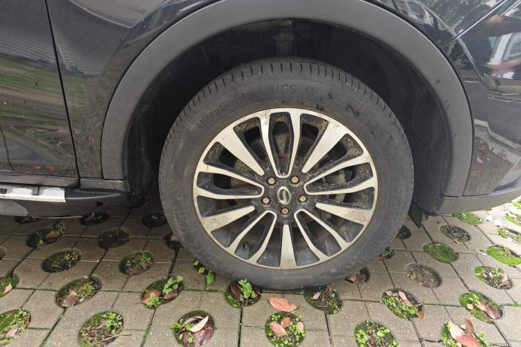 Used GAC Trumpchi GS5 Super 2016 2.0L Automatic Two-Wheel Drive Anniversary Edition Right Front Wheel Hub