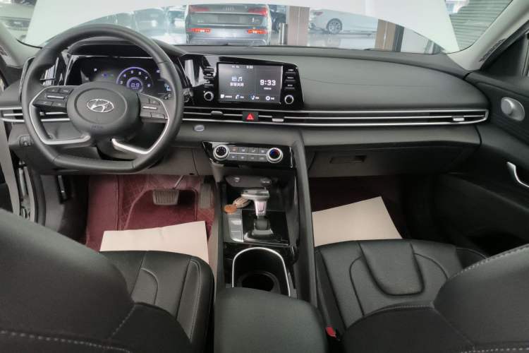 Used Hyundai Elantra 2022 1.5L CVT GLX Elite Edition Gear Lever