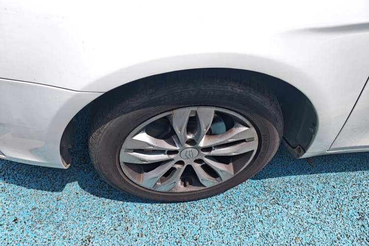Used Geely Auto Emgrand 2016 Sedan 1.5L CVT Upward Version
