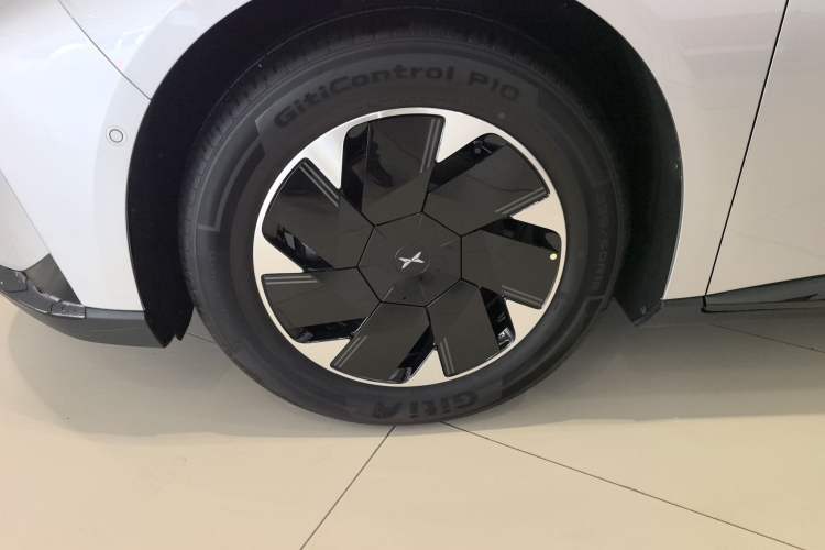 Used XPeng P7+ 2024 Long-Range Max Left Front Wheel Hub