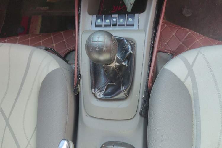 Used Chevrolet Sail 2013 Sedan 1.4L Manual Happiness Edition II
