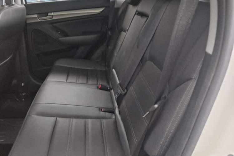 Used BAIC Senova X65 2015 2.0T automatic luxury version
