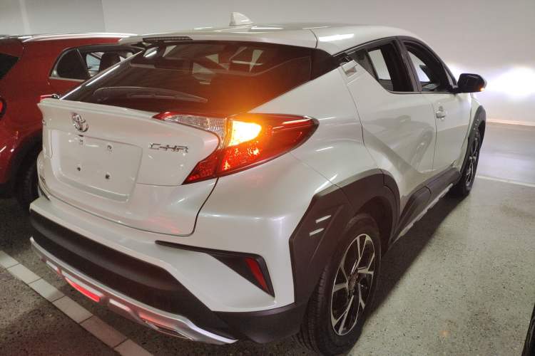Used Toyota C-HR 2018 2.0L Coolway Leading Edition China V Standard

