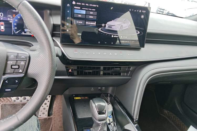 Used Toyota Camry 2024 Dual-Motor 2.0 HXS Sport Plus Edition Audio And AC Panel