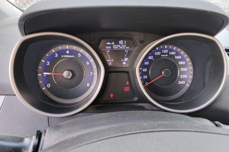 Used Hyundai Elantra (5th Generation / Langdong) 2015 1.6L Manual Fashion Edition
