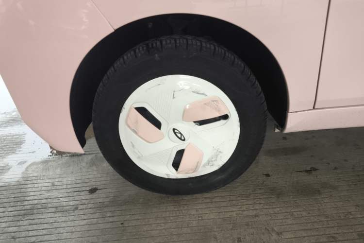 Used Chery QQ Ice Cream 2022 120km Conical Shape Lithium Iron Phosphate