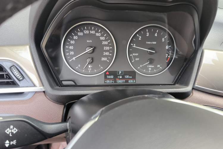 Used BMW X1 2018 xDrive20Li Luxury Edition Odometer Close Up