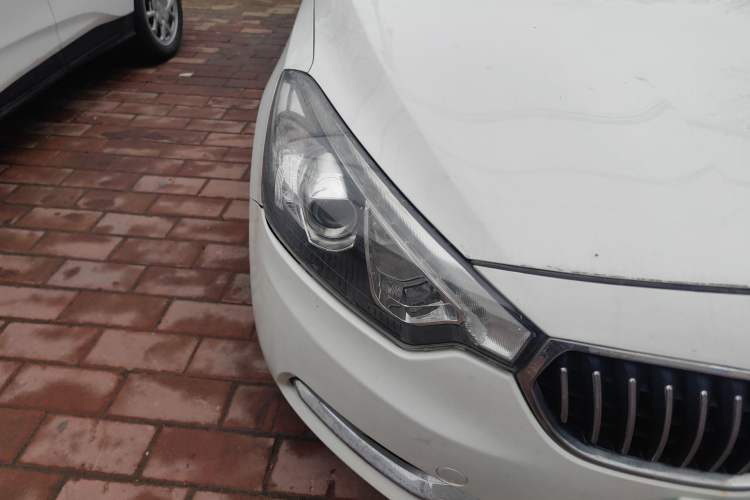 Used Kia K3 2013 1.6L Manual GLS Right Front Headlight