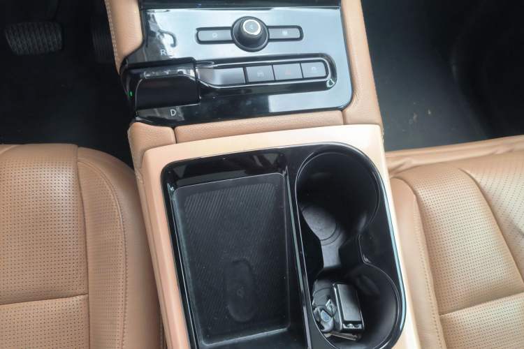 Used Nio ES8 2018 355 km Base Version 7-Seater Edition Gear Lever