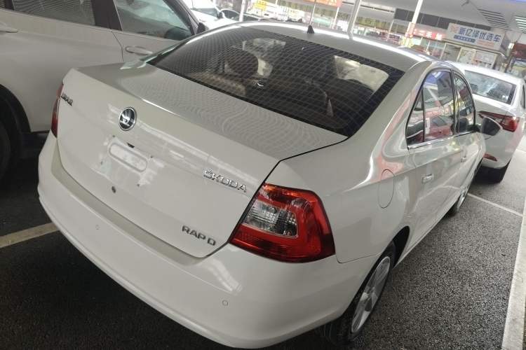 Used Skoda Rapid 2016 1.6L Automatic Chuanxing Edition Rear Right 45 Deg