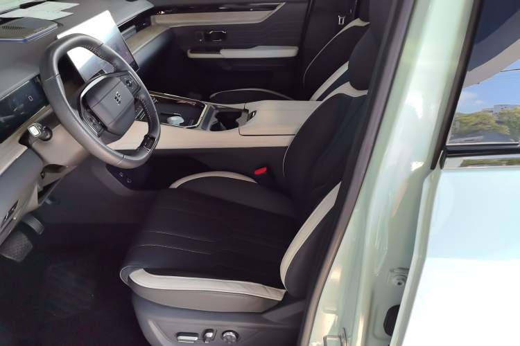 Used JETOUR Shanhai L6 2024 1.5TD DHT ULTRA