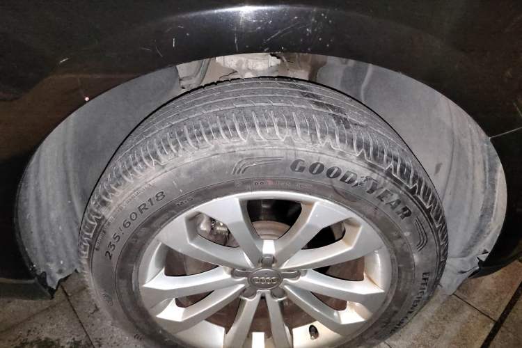 Used Audi Q5 2013 40 TFSI Technology Edition Right Front Wheel Hub